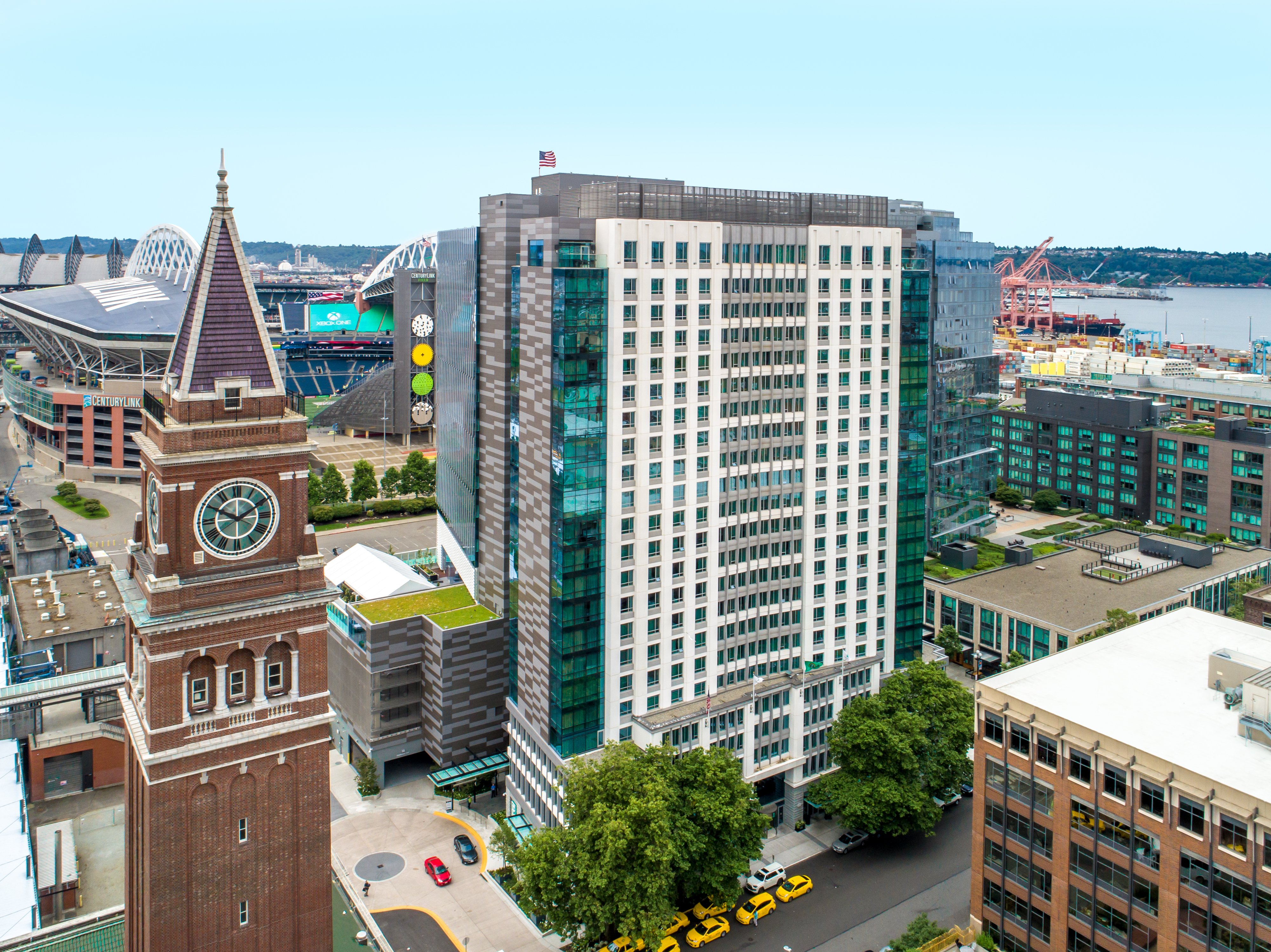 Embassy-Suites-by-Hilton-Seattle-Downtown-Pioneer-Square-Exterior